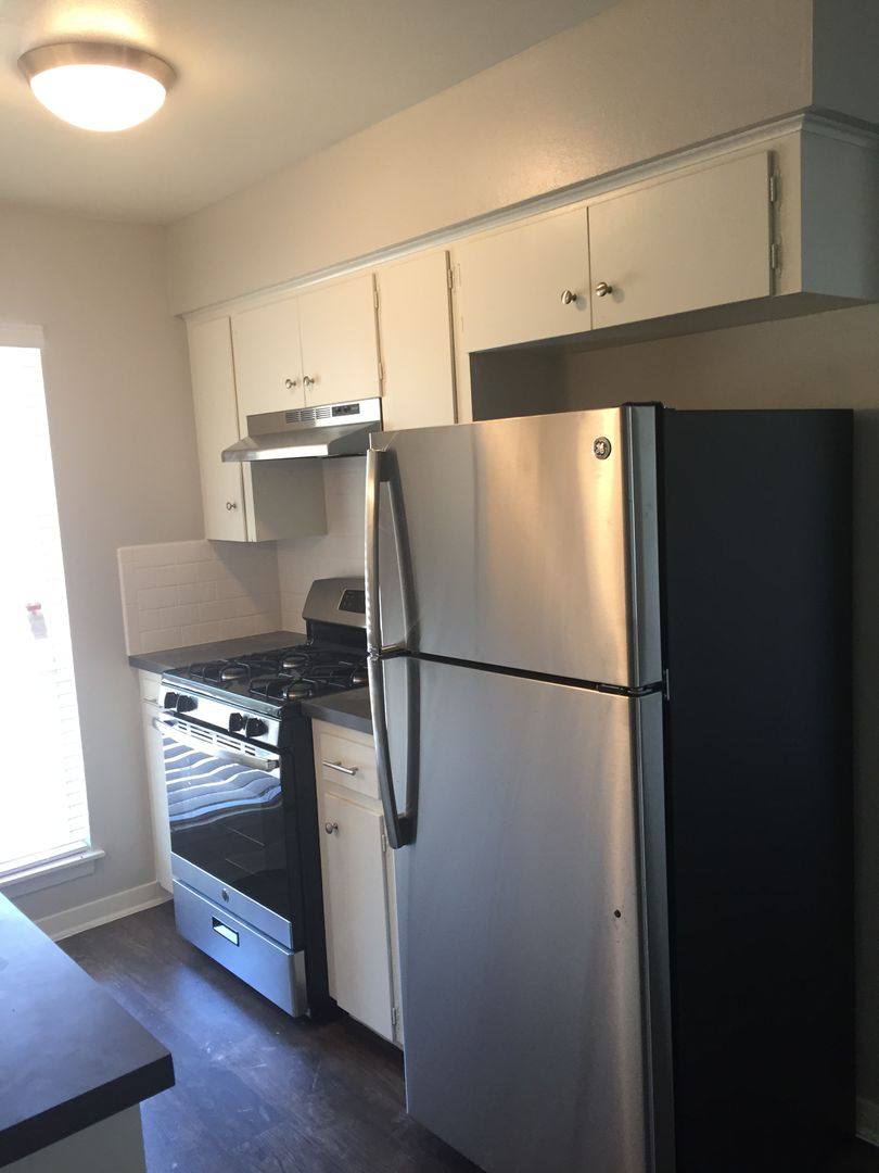 Apartment for rent at 5607 Sunshine Dr, Austin, TX 78756