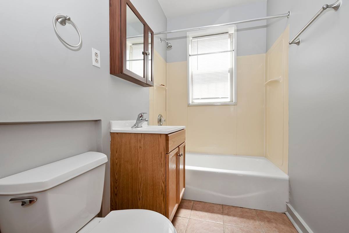 Apartment for rent at 6000-04 S Troy St, Chicago, IL 60629