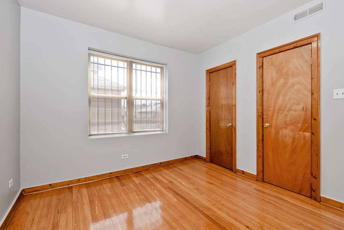 Apartment for rent at 6000-04 S Troy St, Chicago, IL 60629