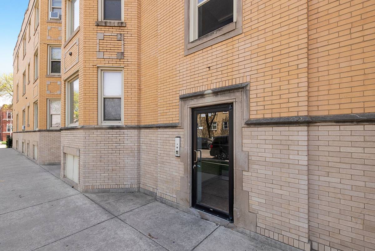 Apartment for rent at 6000-04 S Troy St, Chicago, IL 60629
