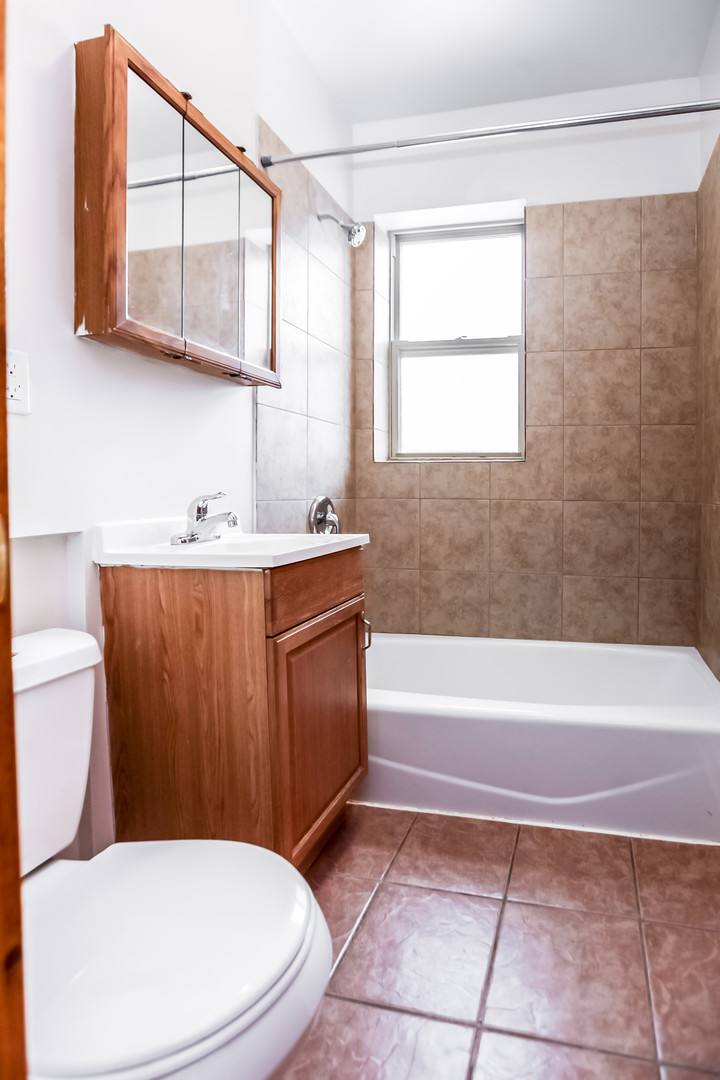 Apartment for rent at 6000-04 S Troy St, Chicago, IL 60629