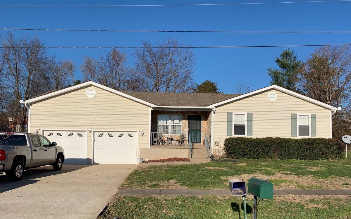 House for rent at 208 Airport Rd, Vine Grove, KY 40175