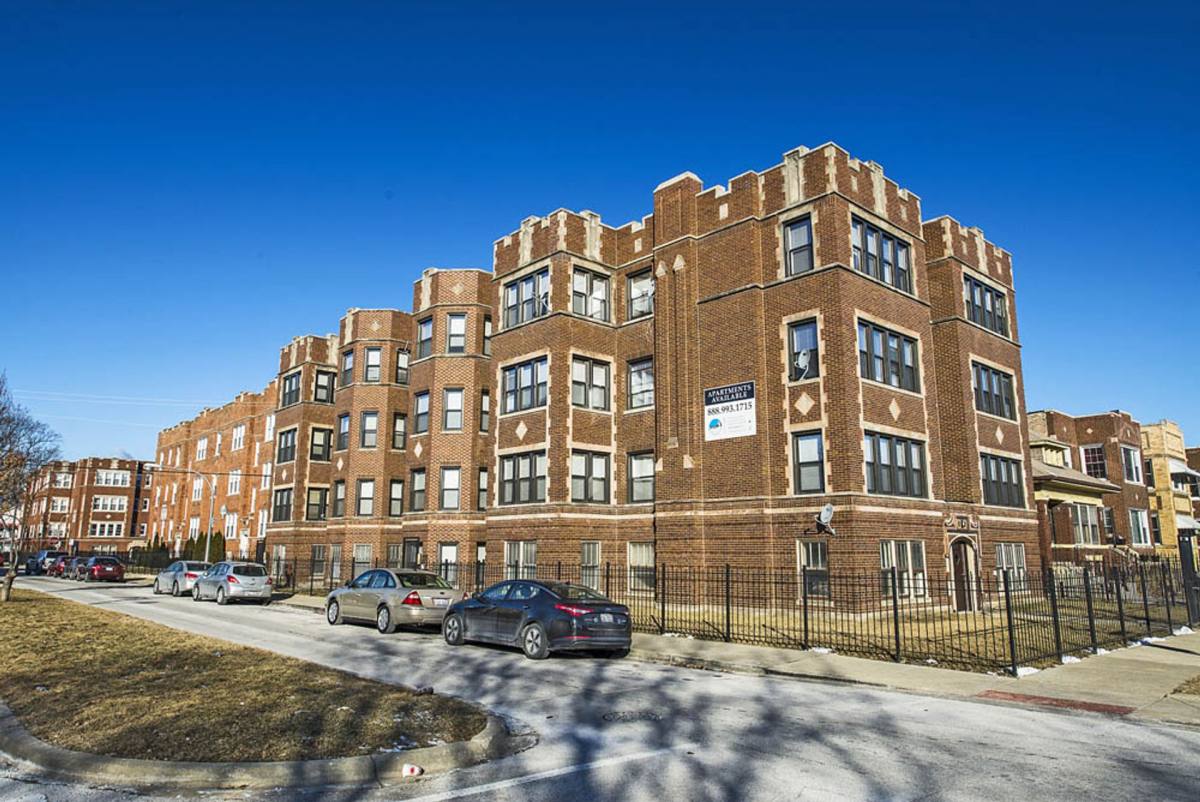 Apartment for rent at 1704 W 77th St, Chicago, IL 60620