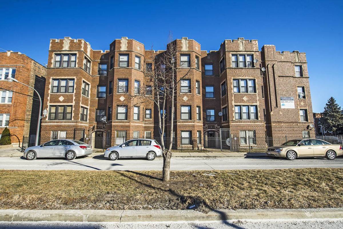 Apartment for rent at 1704 W 77th St, Chicago, IL 60620