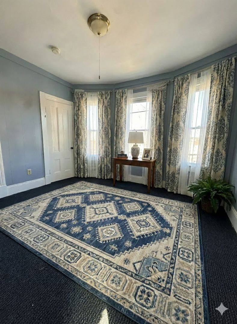 Apartment for rent at 5 Ellis Ave, Lowell, MA 01854