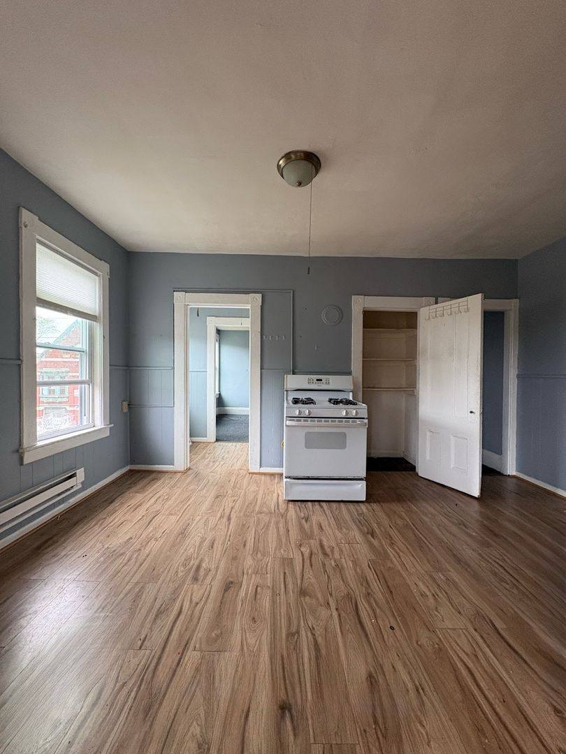 Apartment for rent at 5 Ellis Ave, Lowell, MA 01854