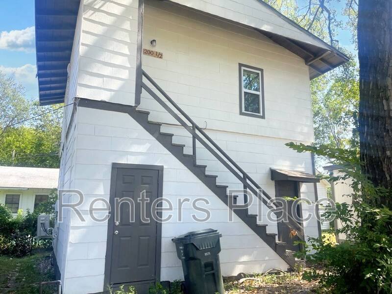 Apartment for rent at 200 1 2 E 6th St, Claremore, OK 74017