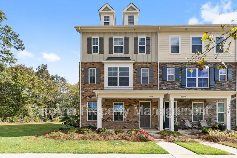 Townhouse for rent at 10138 Hemingway Place, Charlotte, NC 28227