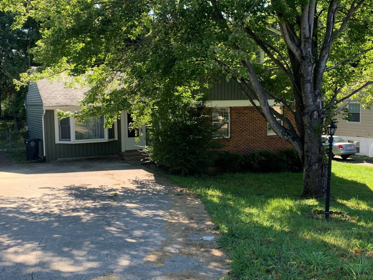 House for rent at 1104 Long Meadows Dr, Lynchburg, VA 24502