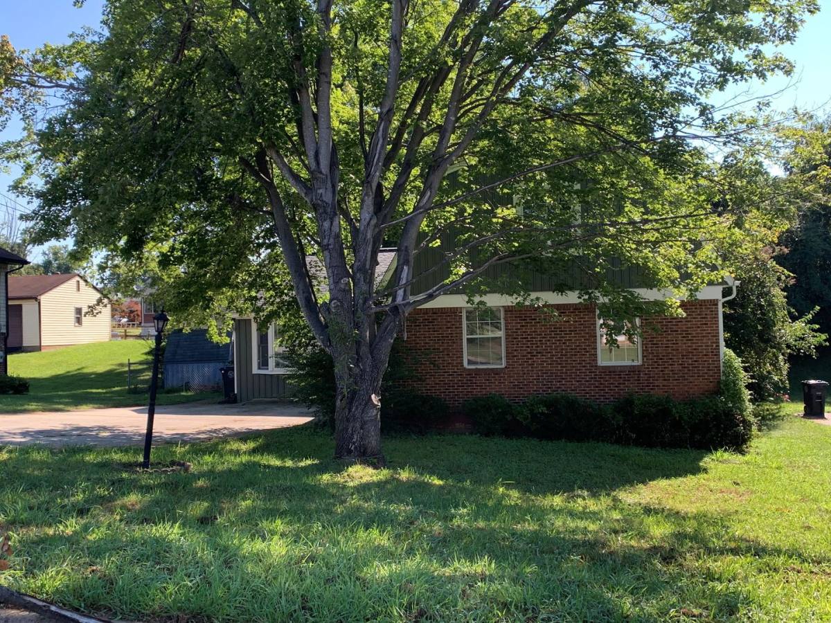 House for rent at 1104 Long Meadows Dr, Lynchburg, VA 24502