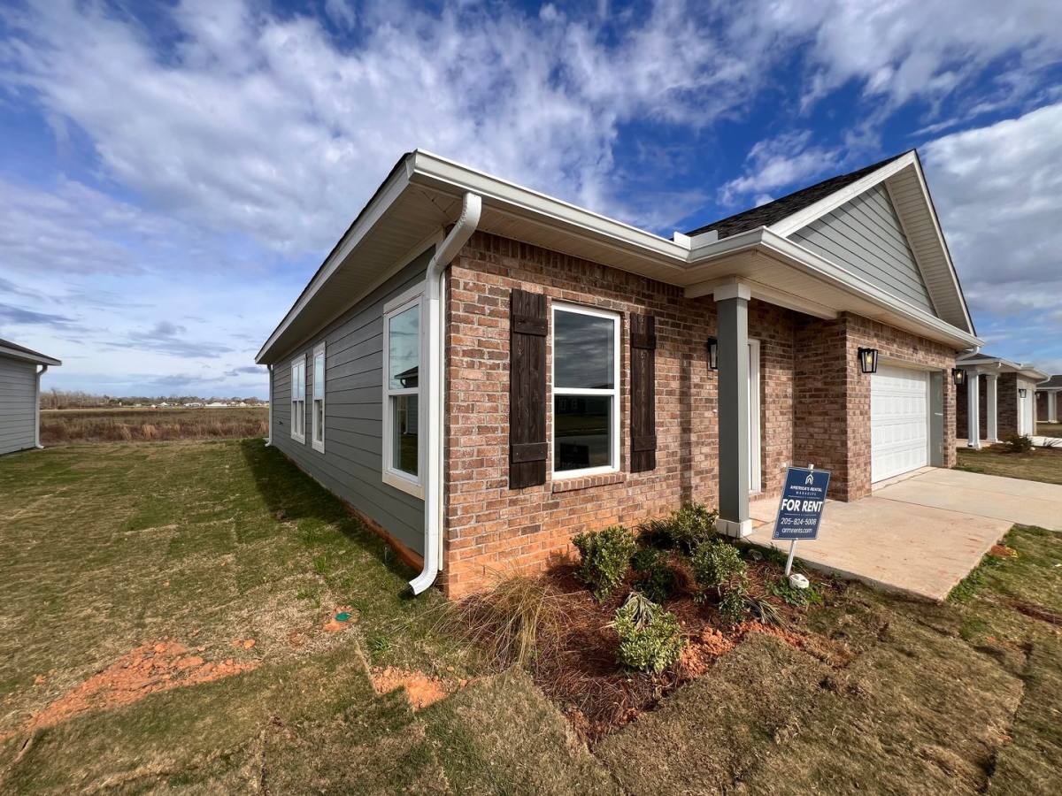 House for rent at 21521 Tawny Loop, Robertsdale, AL 36567