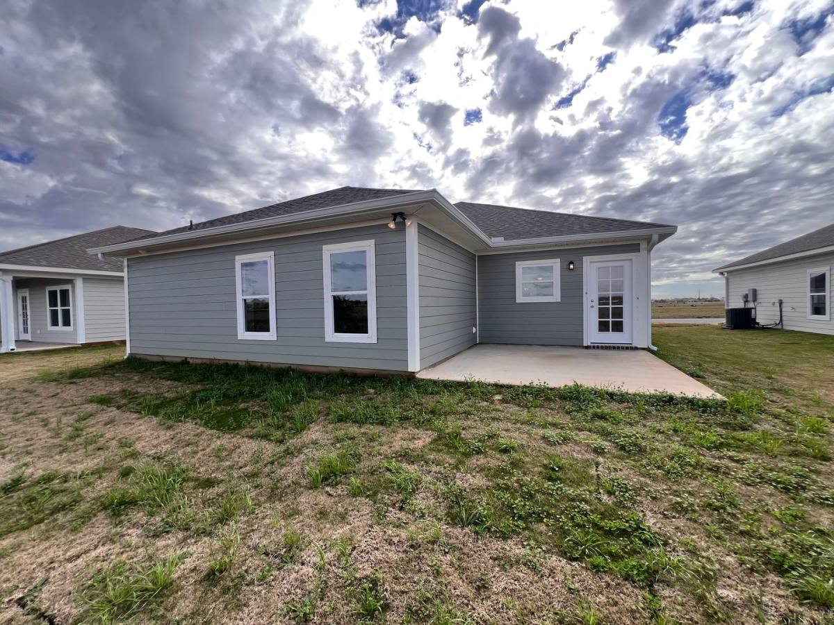 House for rent at 21521 Tawny Loop, Robertsdale, AL 36567