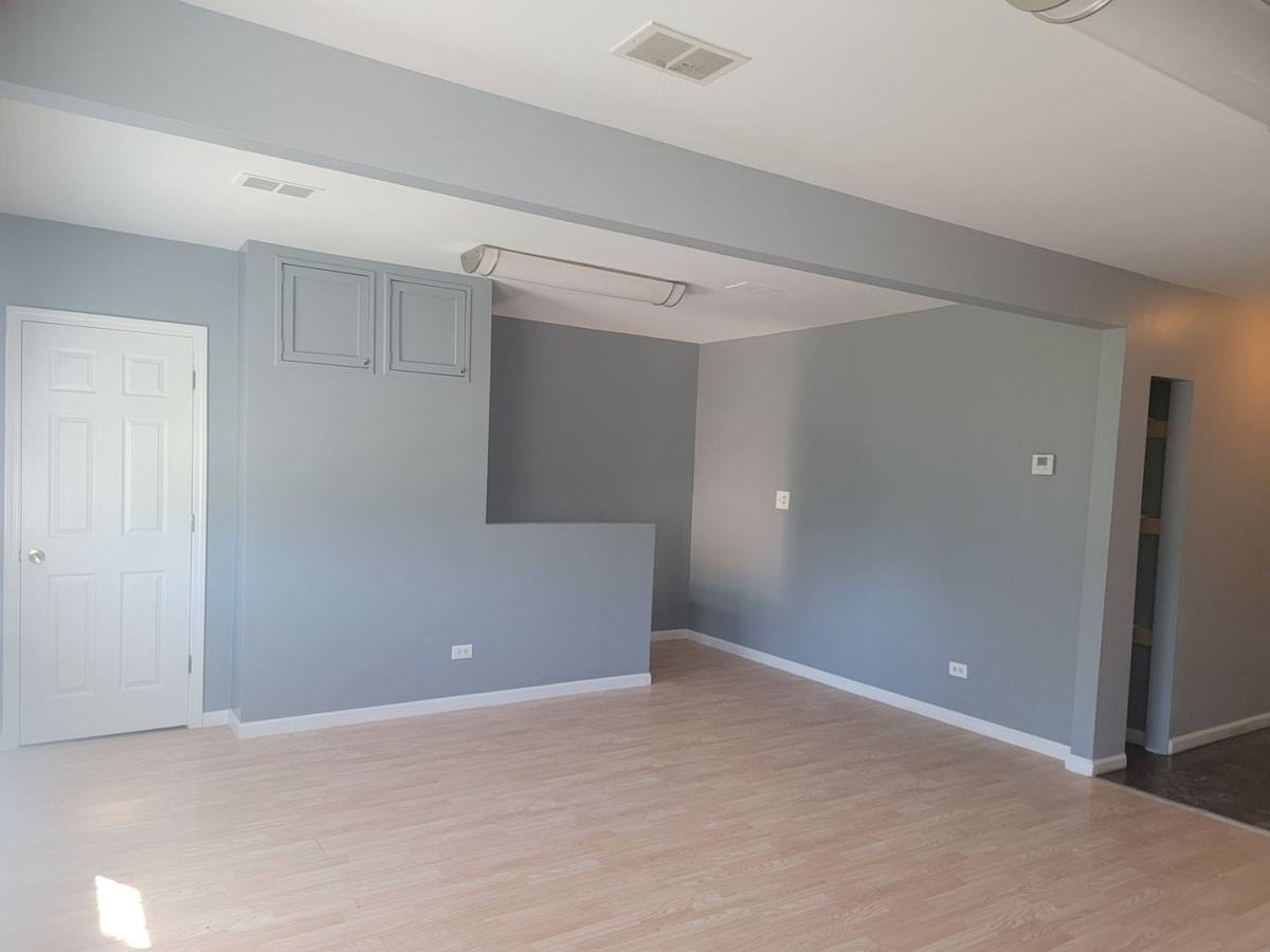 Townhouse for rent at 14802 Cooper Ave, Harvey, IL 60426