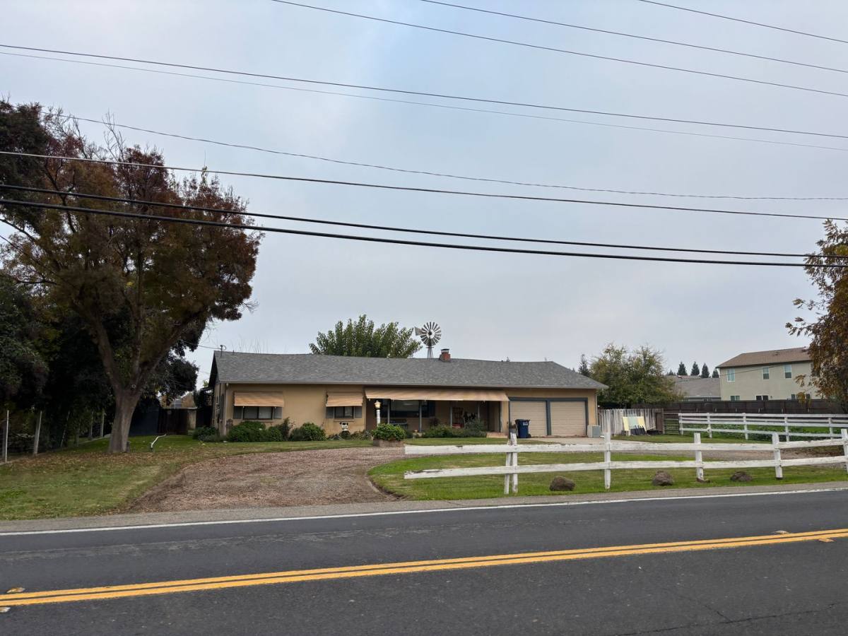House for rent at 3392 McKee Rd, Merced, CA 95340