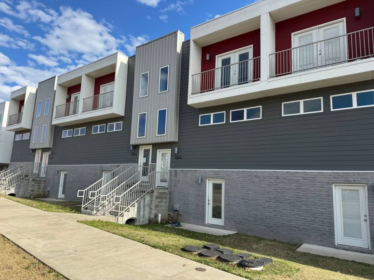 Townhouse for rent at 1666 S Razorback Rd, Fayetteville, AR 72701