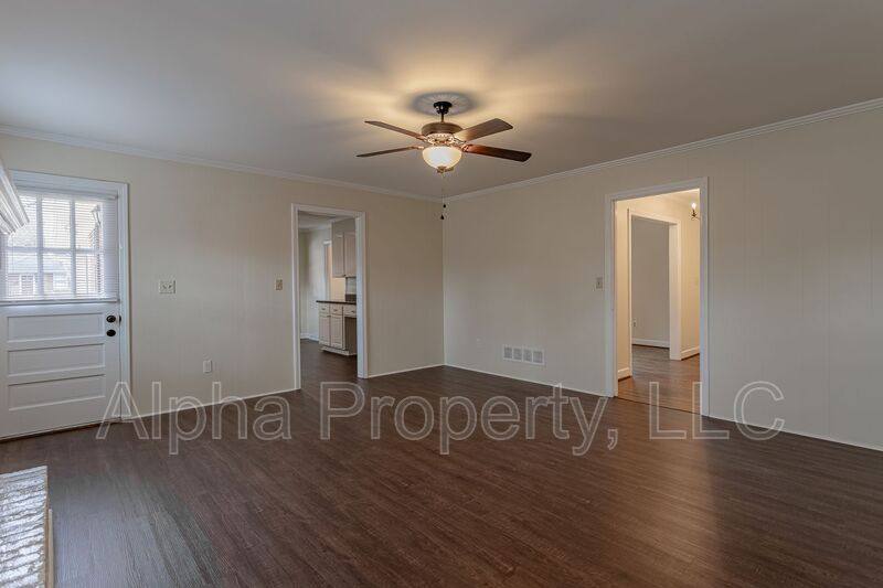 House for rent at 400 Fairhaven Dr, Taylors, SC 29687