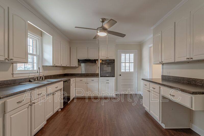 House for rent at 400 Fairhaven Dr, Taylors, SC 29687