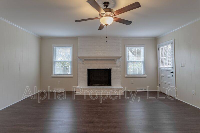 House for rent at 400 Fairhaven Dr, Taylors, SC 29687