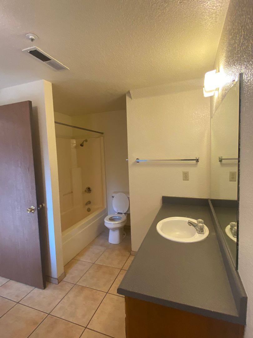 Townhouse for rent at 720 W 2nd Ave, Chico, CA 95926