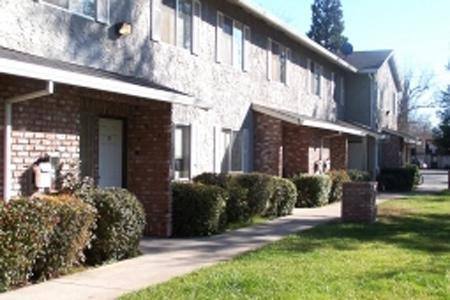 Townhouse for rent at 720 W 2nd Ave, Chico, CA 95926