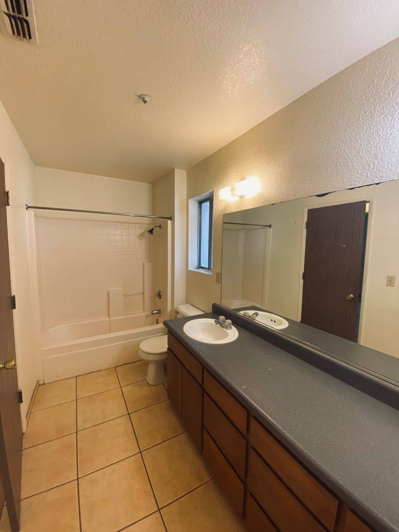 Townhouse for rent at 720 W 2nd Ave, Chico, CA 95926