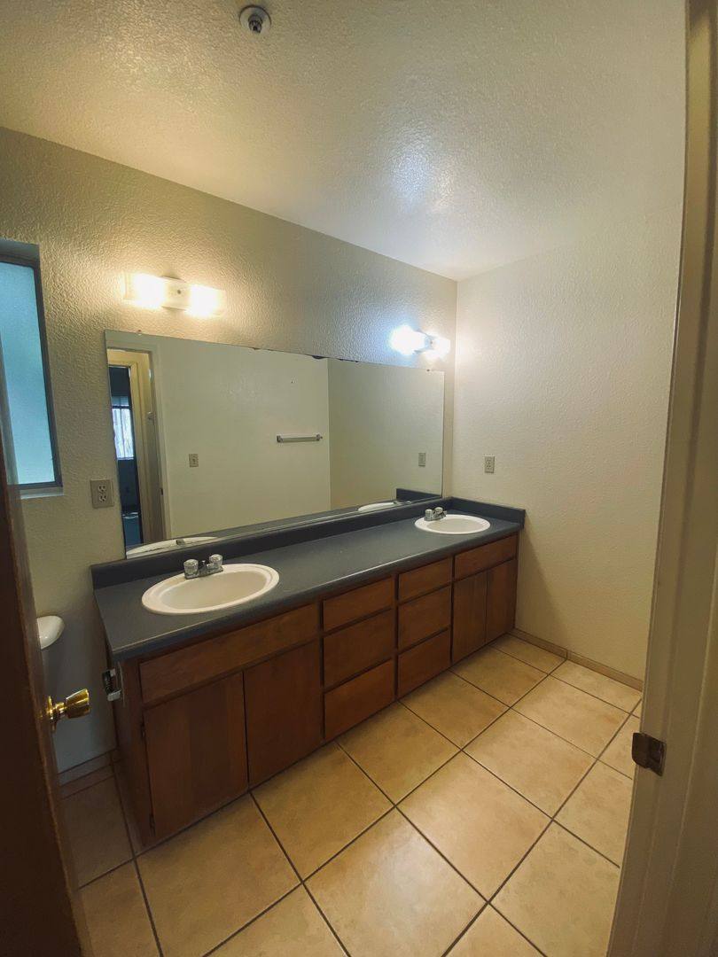 Townhouse for rent at 720 W 2nd Ave, Chico, CA 95926