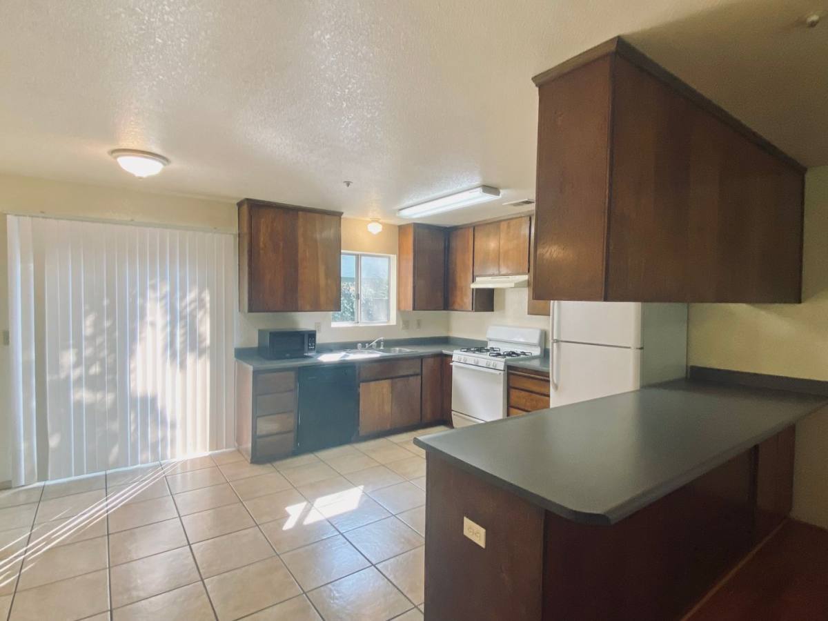 Townhouse for rent at 720 W 2nd Ave, Chico, CA 95926