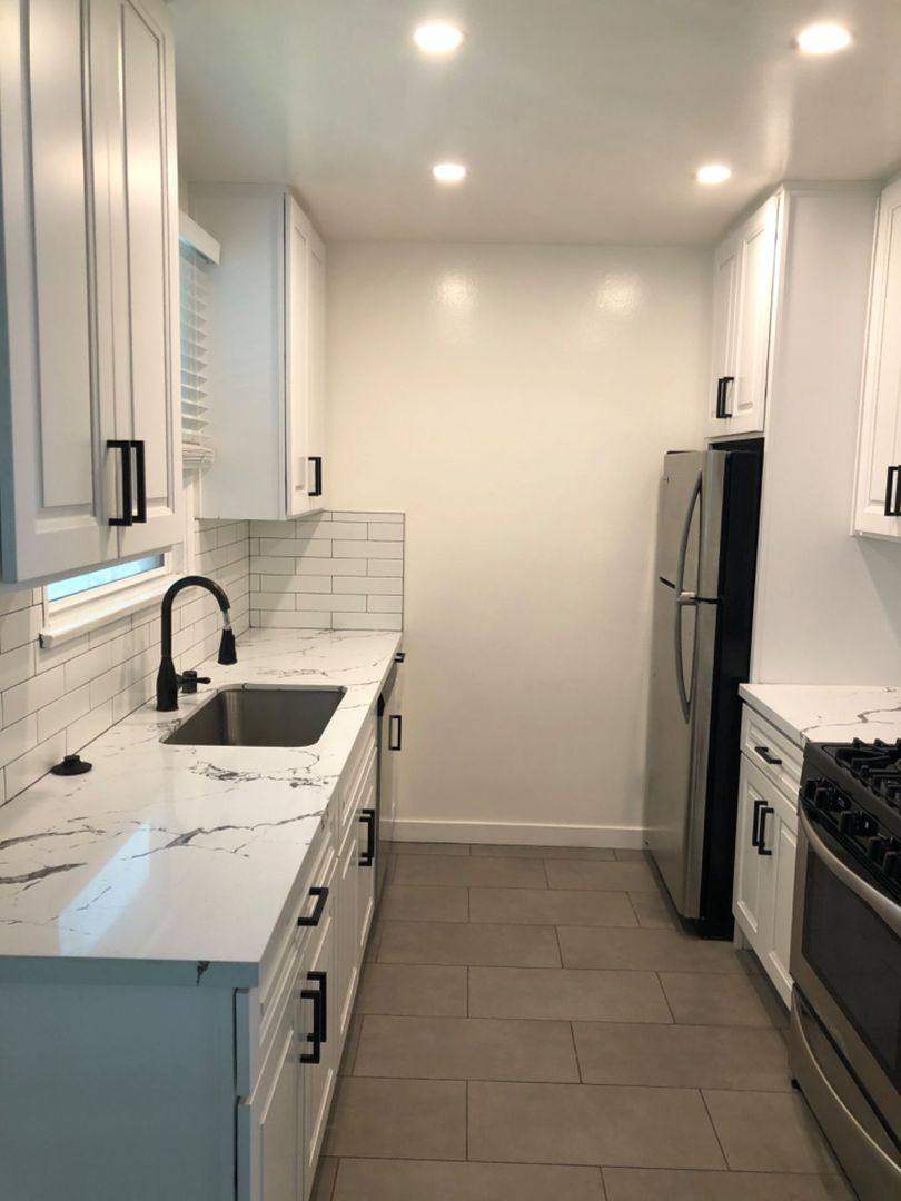 Apartment for rent at 3300 Castle Heights Ave, Los Angeles, CA 90034