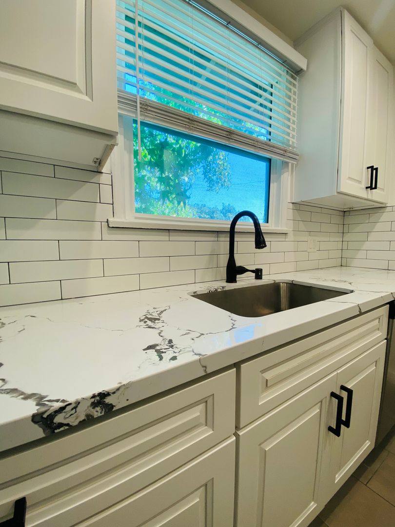Apartment for rent at 3300 Castle Heights Ave, Los Angeles, CA 90034