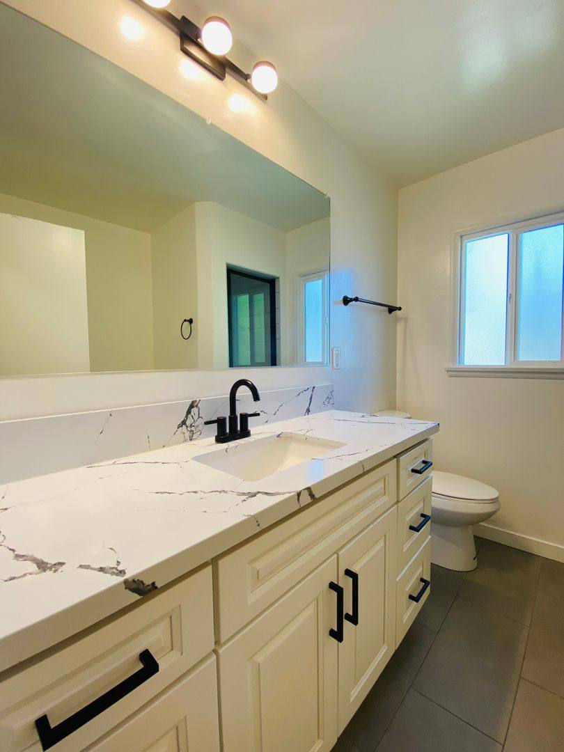 Apartment for rent at 3300 Castle Heights Ave, Los Angeles, CA 90034