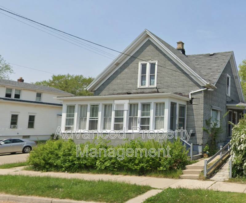 House for rent at 1024 Hagerer St, Racine, WI 53402