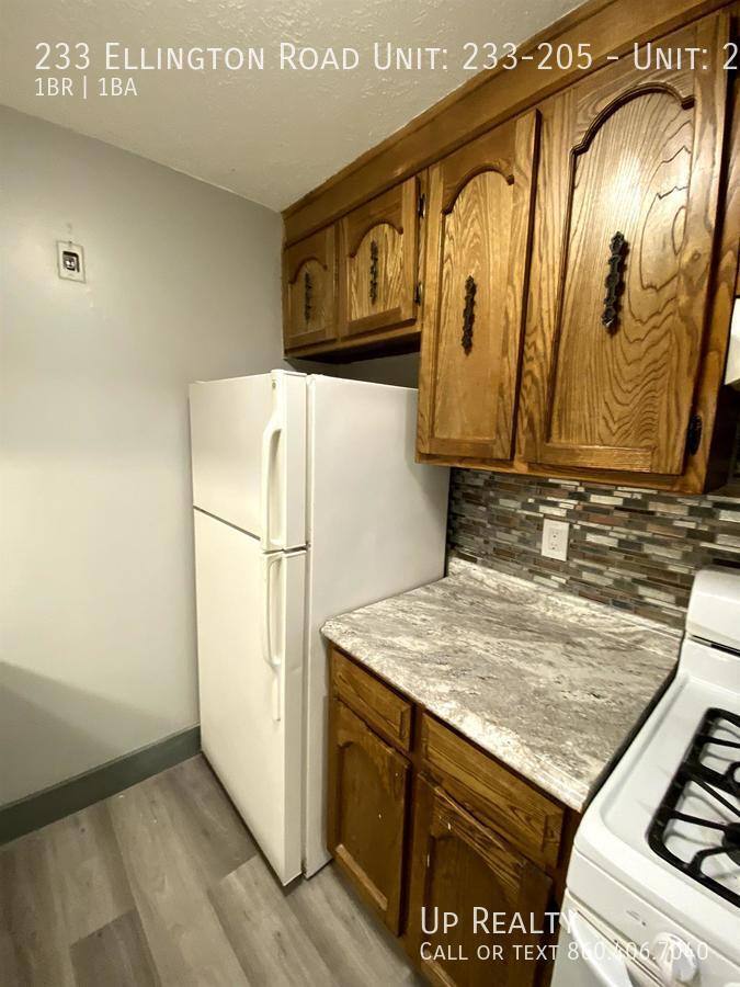Apartment for rent at 233 Ellington Rd, East Hartford, CT 06108