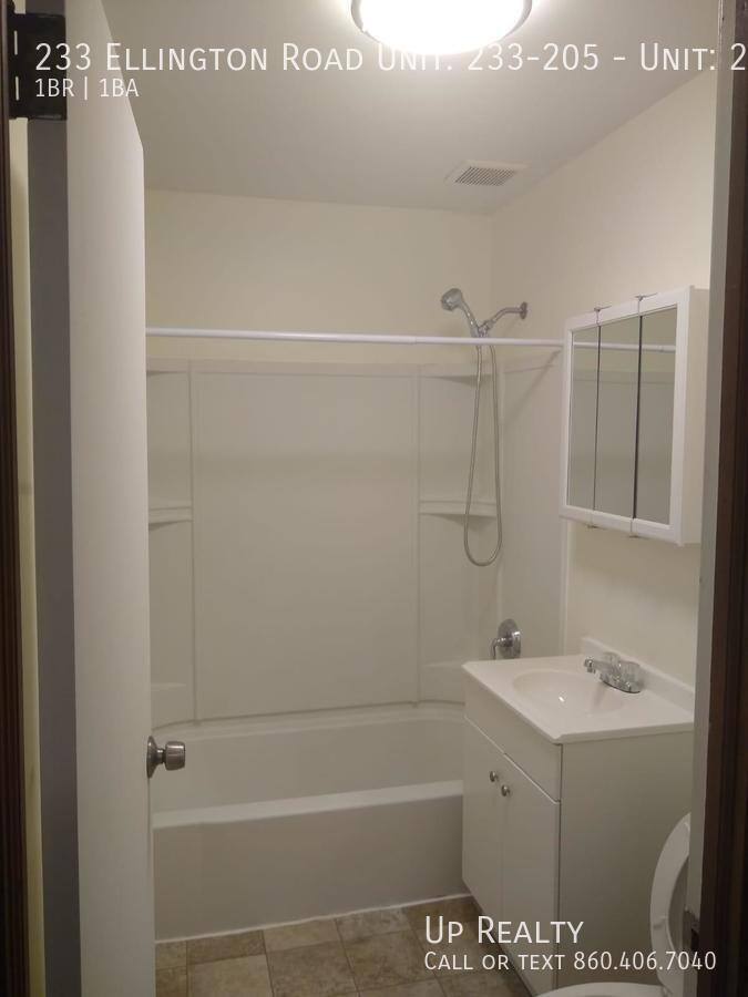 Apartment for rent at 233 Ellington Rd, East Hartford, CT 06108