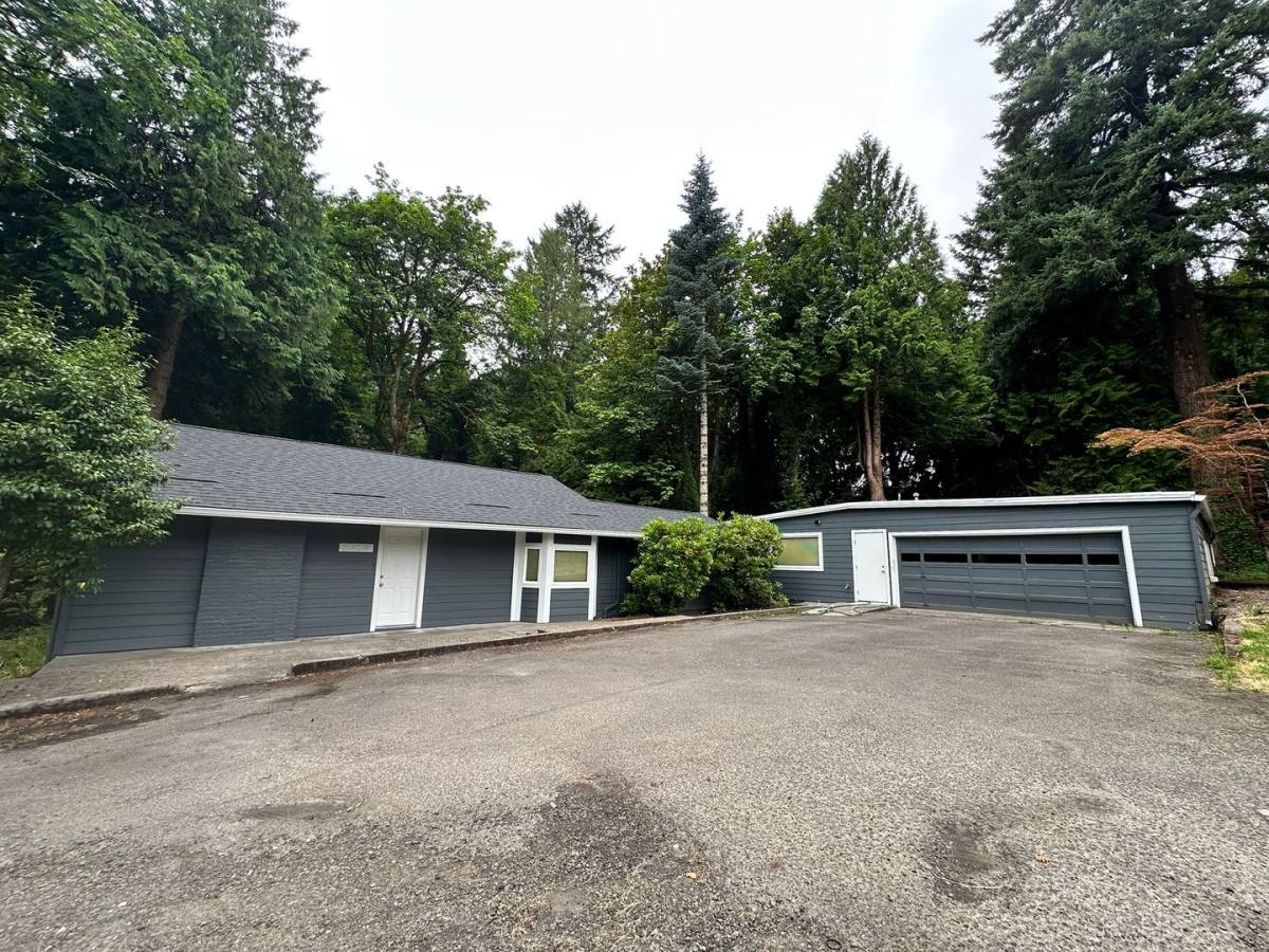 Apartment for rent at 10025 SW Boones Ferry Rd, Portland, OR 97219