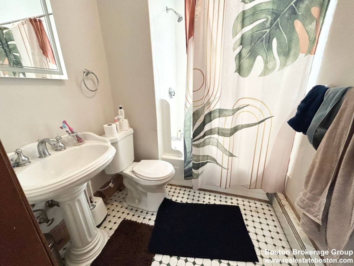 Apartment for rent at 1566 Tremont St #2, Roxbury Crossing, MA 02120