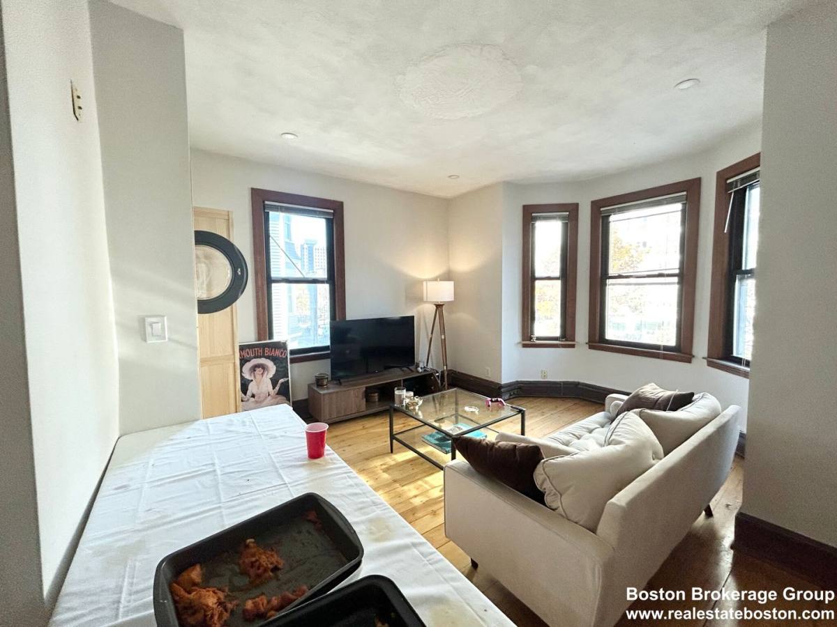 Apartment for rent at 1566 Tremont St #2, Roxbury Crossing, MA 02120