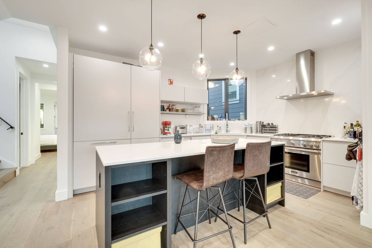 House for rent at 1160 Florida St, San Francisco, CA 94110