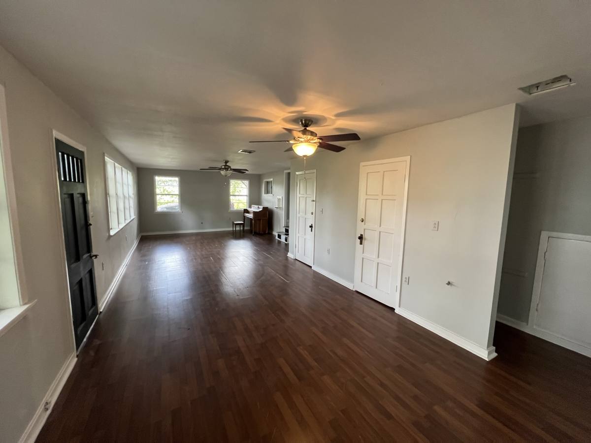 Apartment for rent at 293 Post Ave #3, San Antonio, TX 78215