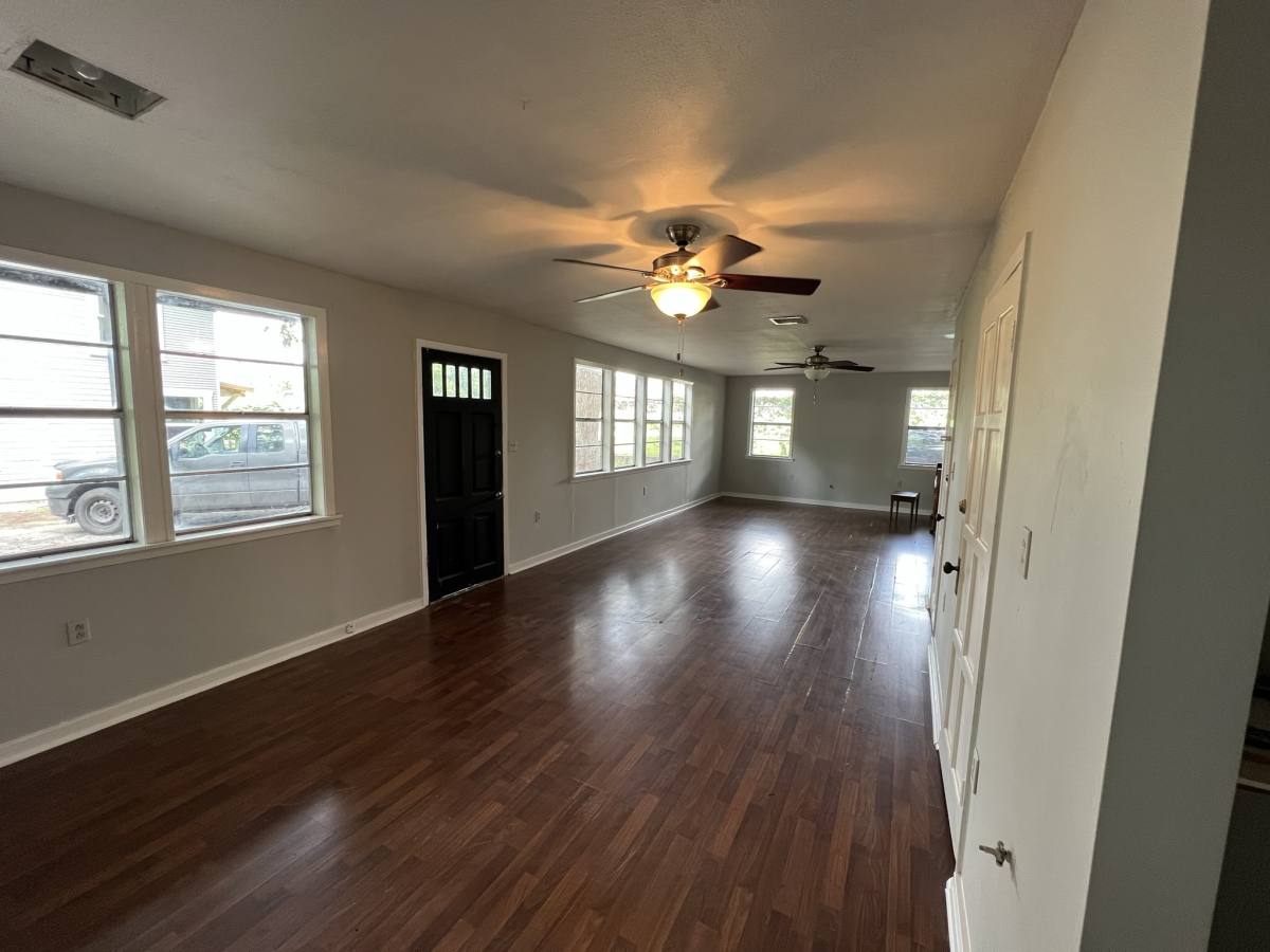Apartment for rent at 293 Post Ave #3, San Antonio, TX 78215