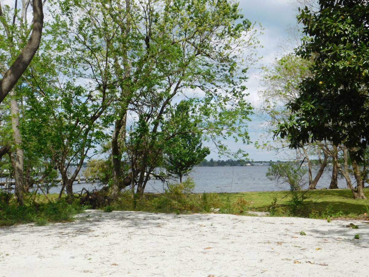 Apartment for rent at 706 E Front St, New Bern, NC 28560