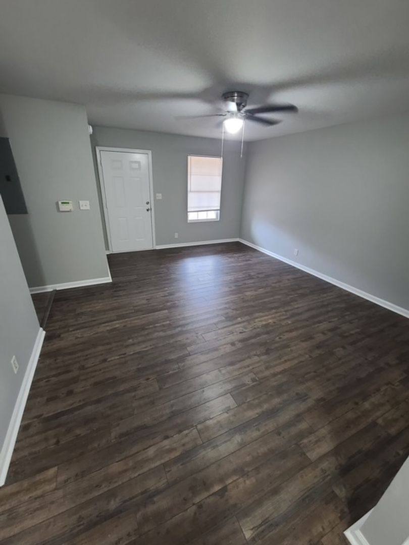 Apartment for rent at 529 Railroad St, Fort Valley, GA 31030