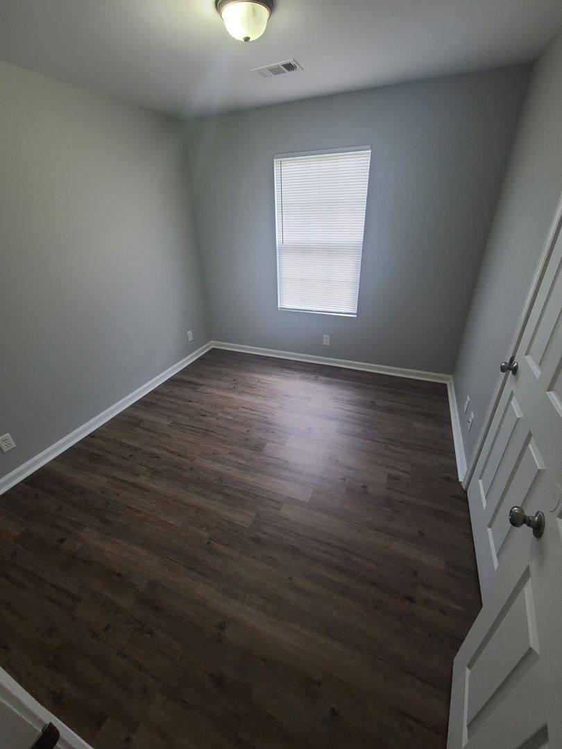 Apartment for rent at 529 Railroad St, Fort Valley, GA 31030