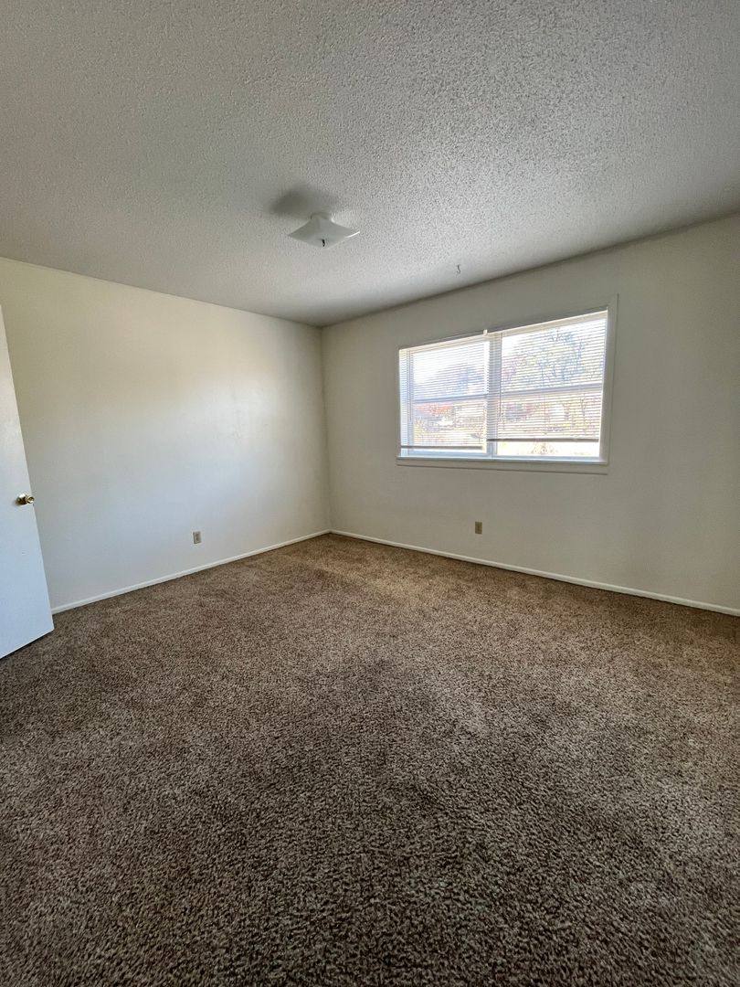 Apartment for rent at 917 Dreiling Rd, Junction City, KS 66441