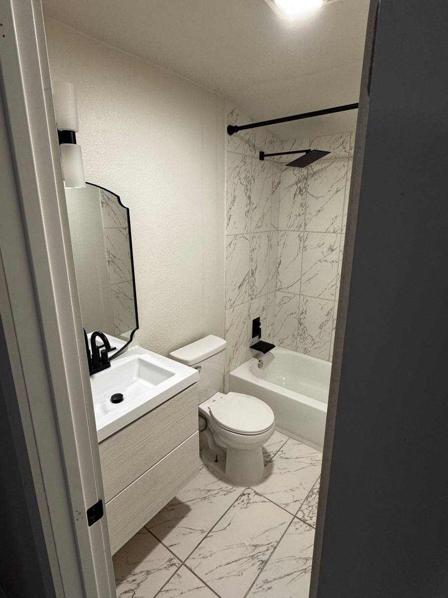 Apartment for rent at 4414 Worth St, Dallas, TX 75246