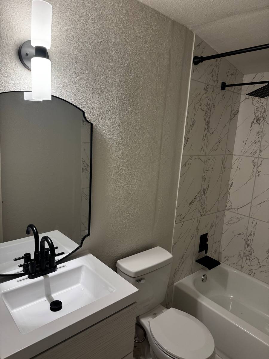 Apartment for rent at 4414 Worth St, Dallas, TX 75246