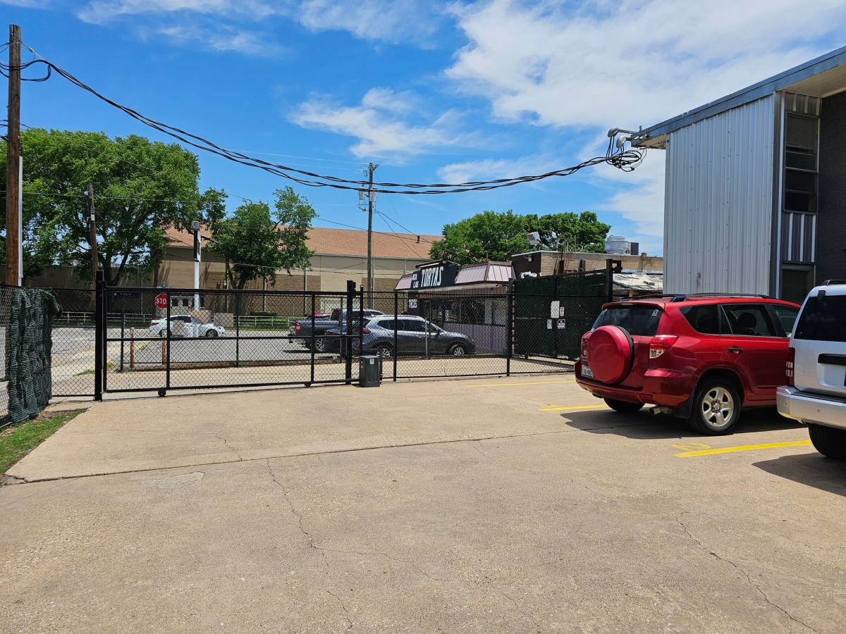 Apartment for rent at 4414 Worth St, Dallas, TX 75246