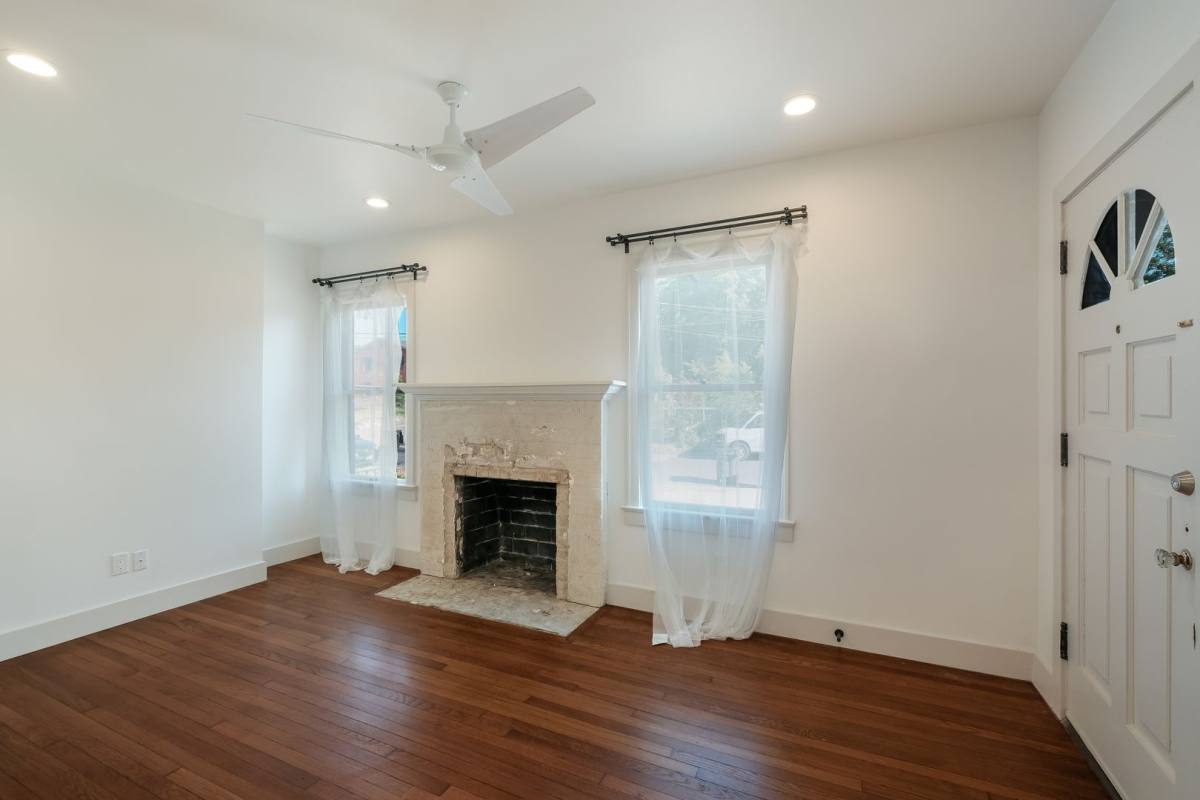 Apartment for rent at 226 E Huisache Ave, San Antonio, TX 78212