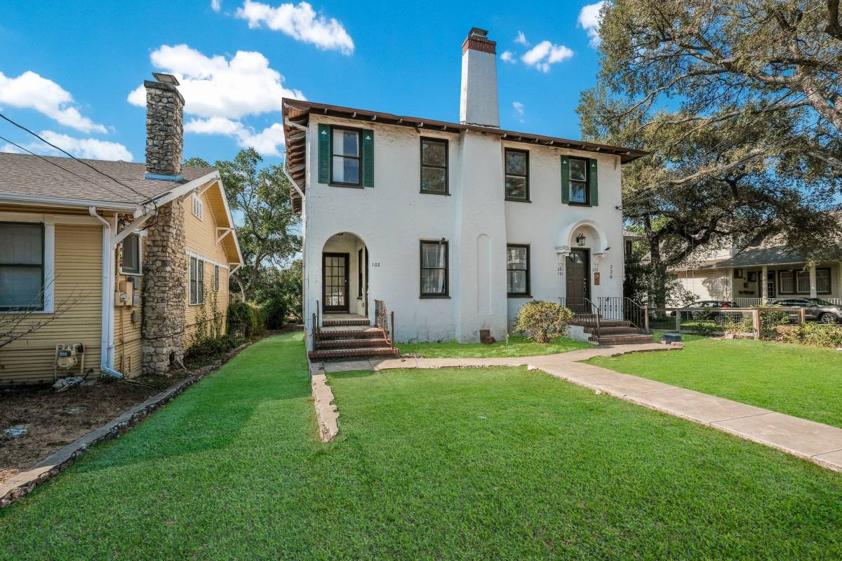 Apartment for rent at 226 E Huisache Ave, San Antonio, TX 78212