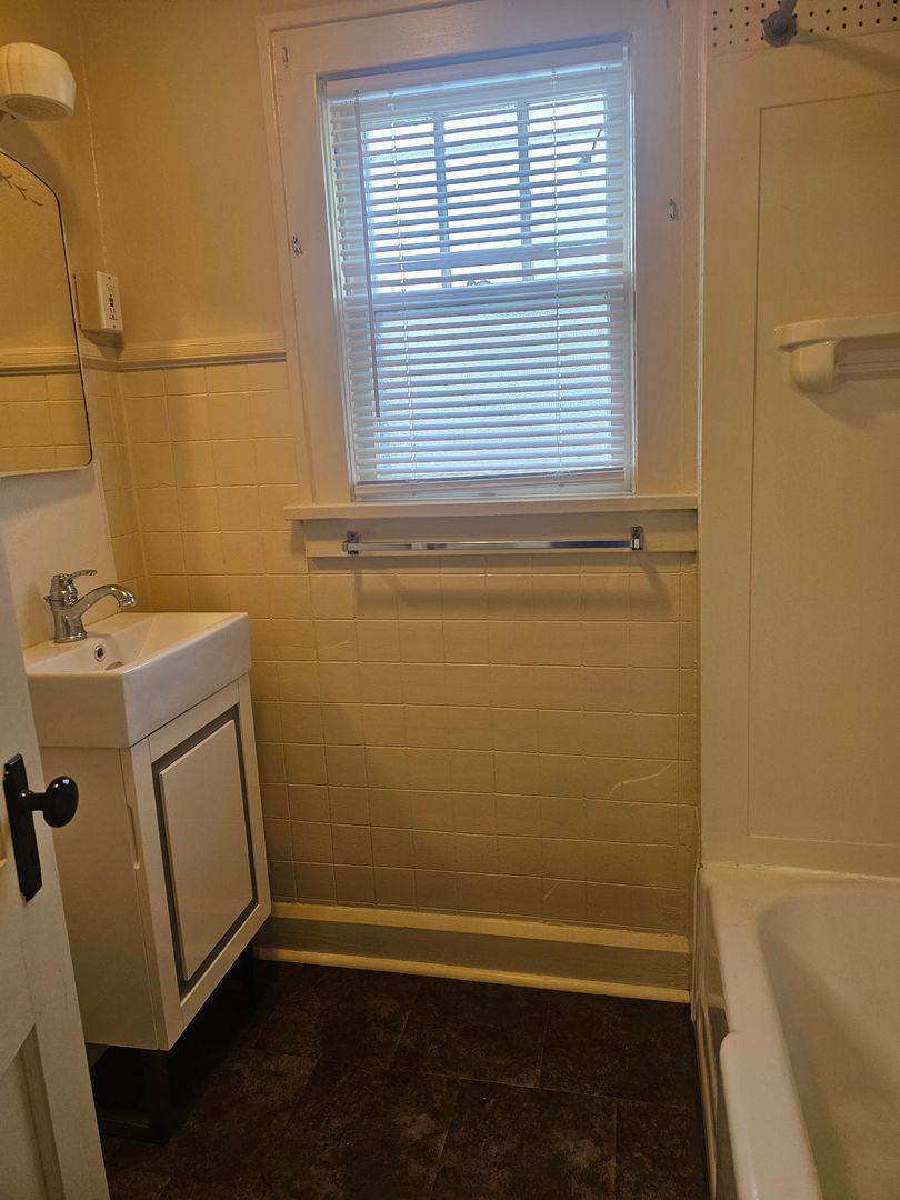 Apartment for rent at 2002 Jefferson St, Anderson, IN 46016