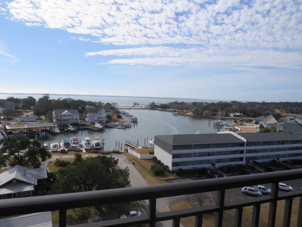 Condo for rent at 4425 Arendell St, Morehead City, NC 28557